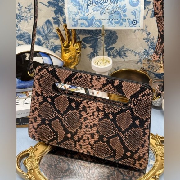 🆕 OROTON 🧿 NWOT Stella Texture Large Clutch, Sand Texture - Picture 7 of 16